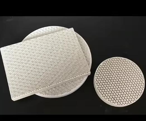 Tinggi Kekuatan 50-200 mm Cordierite Porous Infrared Honeycomb Keramik Plat Untuk Burner Thermal Shock Resistance