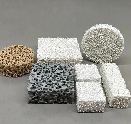 Filter busa keramik alumina tahan api berlubang tinggi Filter keramik sirkonium untuk pengecoran