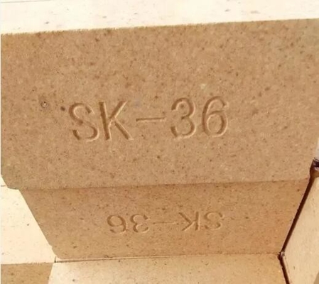 Custom Shape Refractory Brick 230x114x65mm Ukuran Standar Fire Brick Untuk Keramik Suhu Tinggi