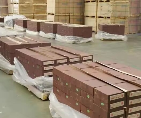 Kemurnian Tinggi 98% MgO Magnesit Batu bata tahan api Mati Dibakar Magnesia Batu bata Untuk Tungku Semen