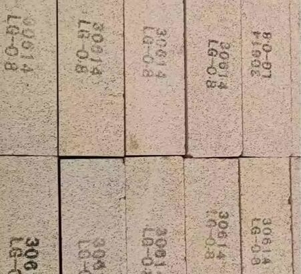 Boiler Tungku Suhu Tinggi Refractory Dan Bahan Isolasi Termal Alumina Tinggi Refractory Brick Insulating Firebrick