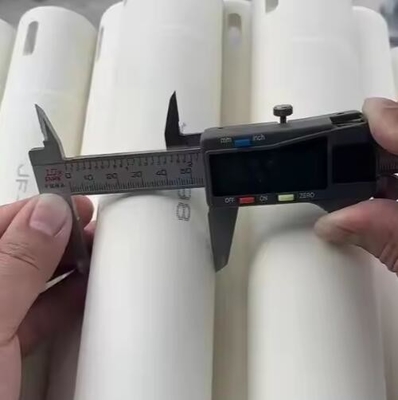 Suhu Tinggi 99% Al2o3 Refractory Ceramic Tube Pipe Alumina Keramik Roller Untuk Keramik Oven