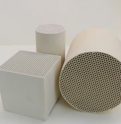 Novel Efisiensi Tinggi Cordierite Corundum Keramik Honeycomb Catalyst Carrier Substrate Untuk Pembersihan Gas Limbah Organik